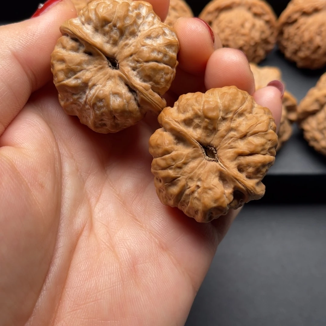 桃核吊坠蛤蟆头37尺68