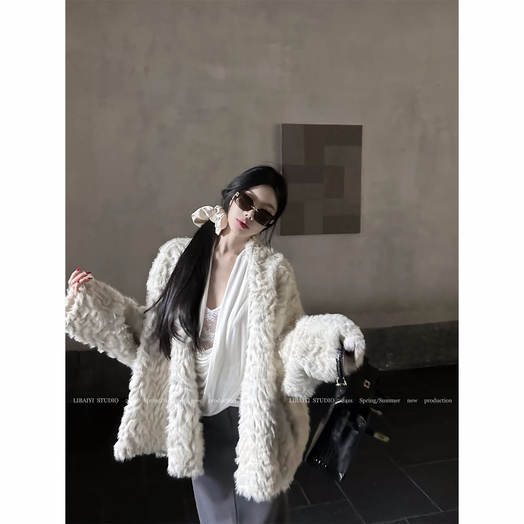 LIBAIYI  云雾石狐/蕾丝荡领打底上衣毛毛外套+灰色半裙百搭1326