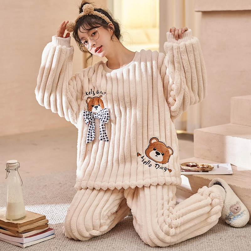 珊瑚绒睡衣女秋冬季年新款加绒加厚春保暖小熊简约家居服套装