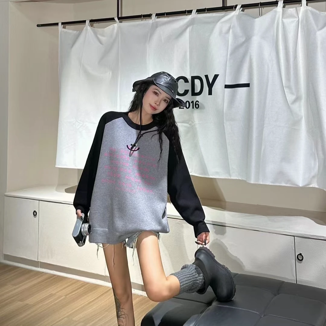 【爱舞服饰】绵羊毛秋冬百搭休闲宽松圆领笑脸卫衣