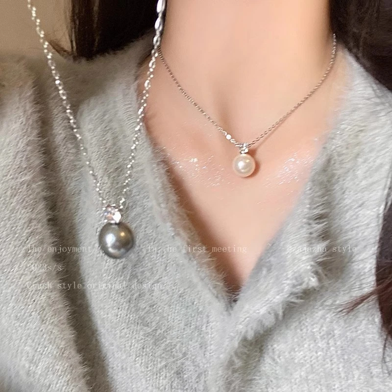 单颗灰色仿珍珠锆石吊坠项链女秋冬简约小众高级感锁骨链配饰