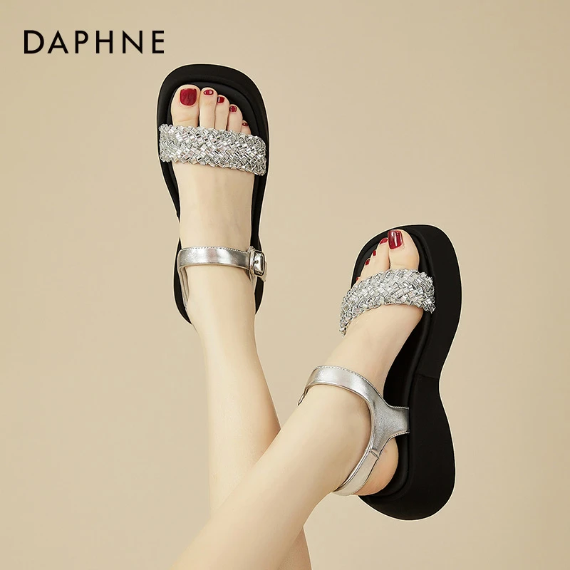 达芙妮一字带凉鞋女2025新款夏季仙女风厚底松糕鞋外穿软底沙滩鞋