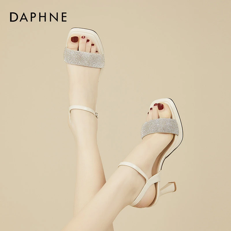 达芙妮一字带凉鞋女2025新款夏季仙女风配裙子外穿方头细跟高跟鞋
