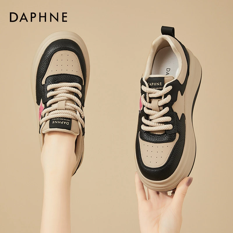 达芙妮厚底运动板鞋女2025新款春秋增高星星休闲鞋复古黑白熊猫鞋