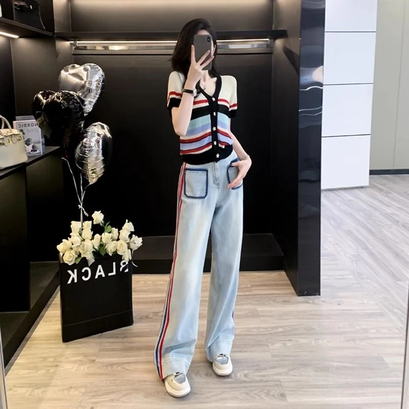 小众不撞款套装女夏休闲时尚减龄薄款v领条纹针织牛仔裤子两件套