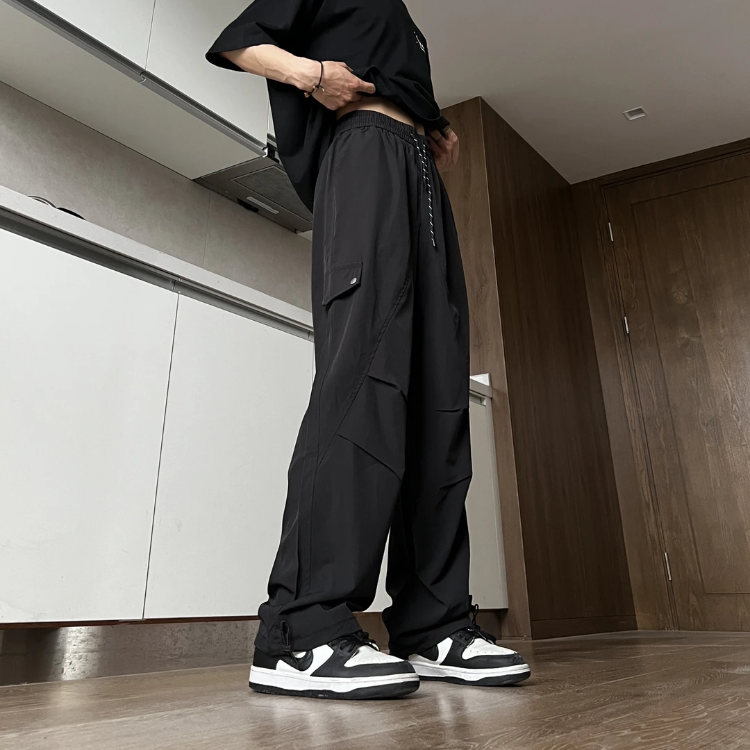 2025夏季冰丝凉感降落伞休闲裤直筒宽松阔腿坠垂感显瘦百搭男潮流