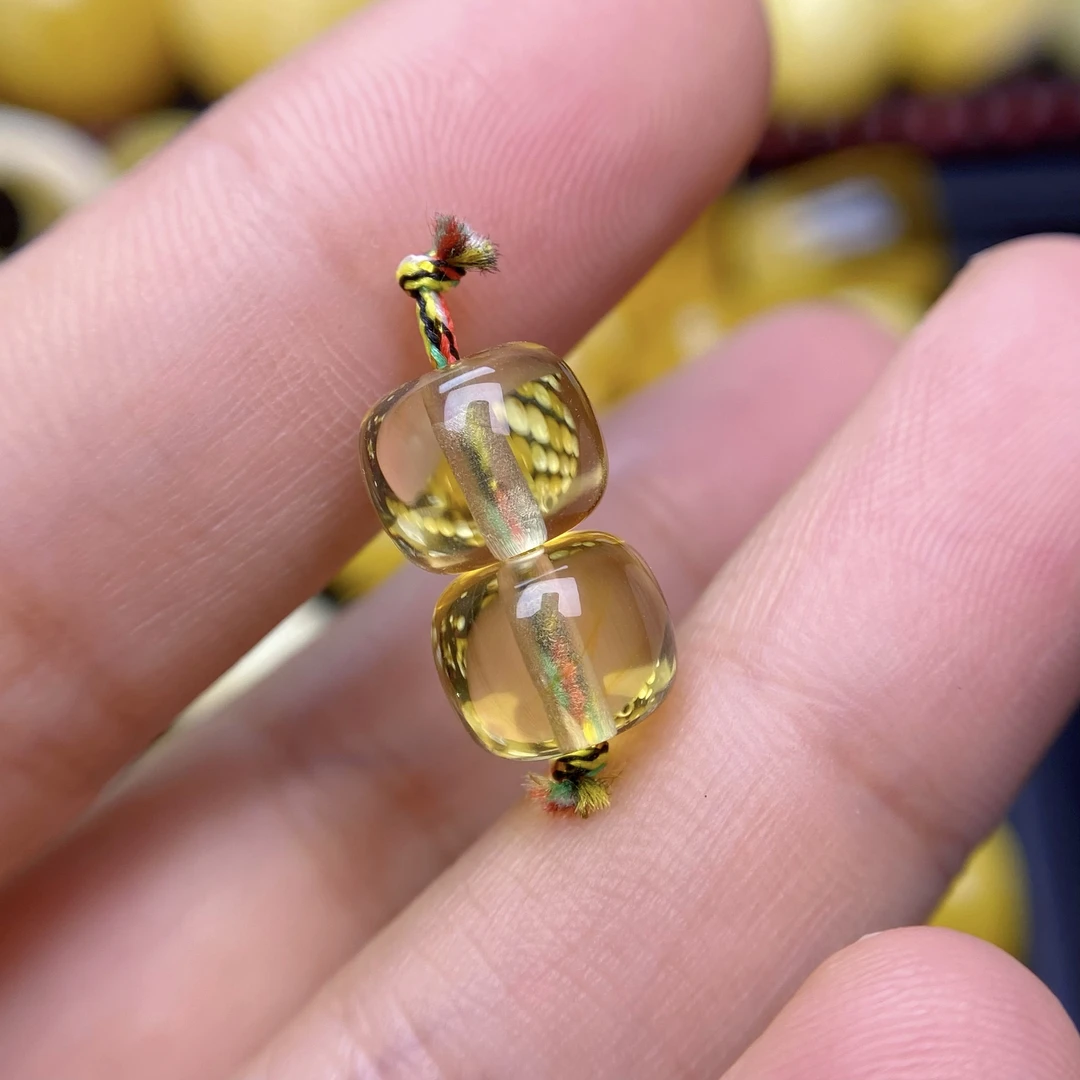 琥珀金珀老型8.8×7.3mm，净水，珀体通透，支持复检