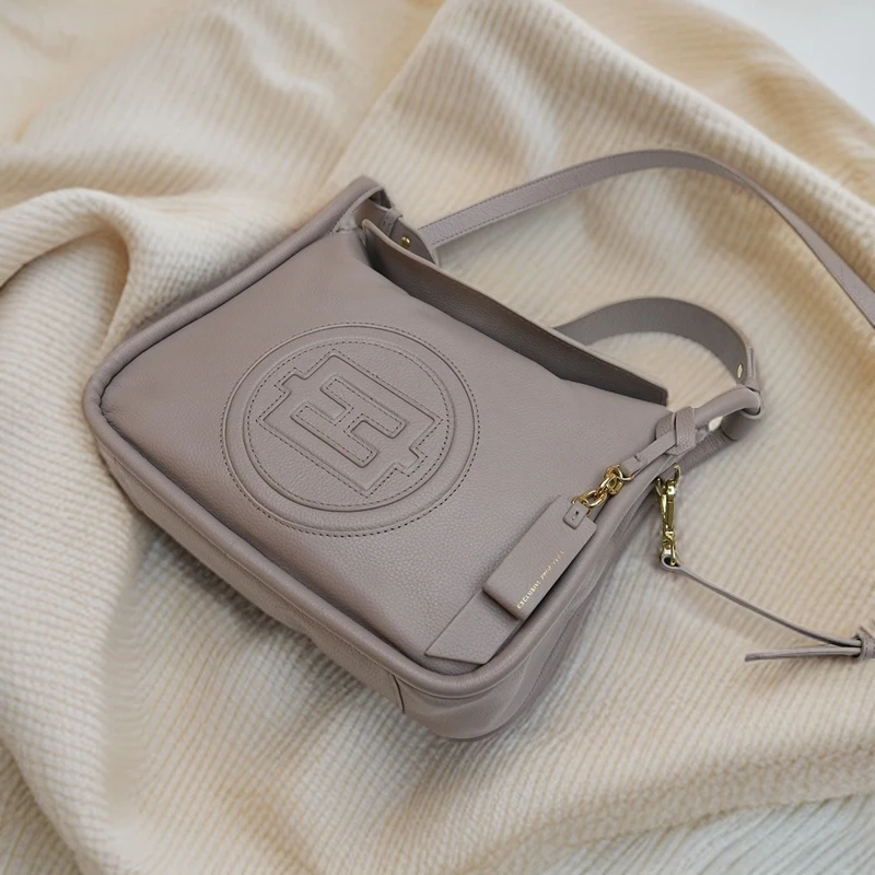 2023新款时尚单肩斜跨手提牛皮包19C2230