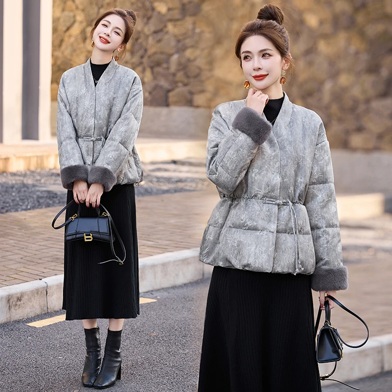 新中式国风V领提花羽绒服女2024冬季新款高级感复古盘扣短款外套