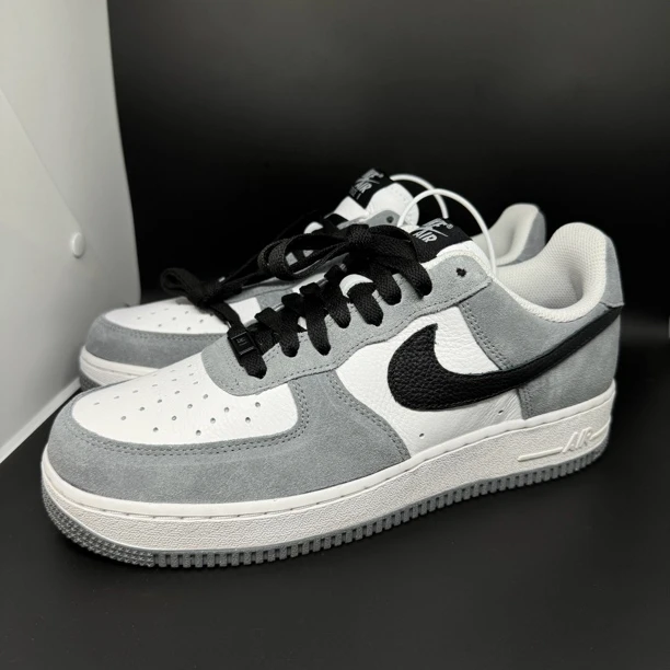 41码/全新仅试穿/Nike 空军一号 GF功夫 低帮板鞋男款