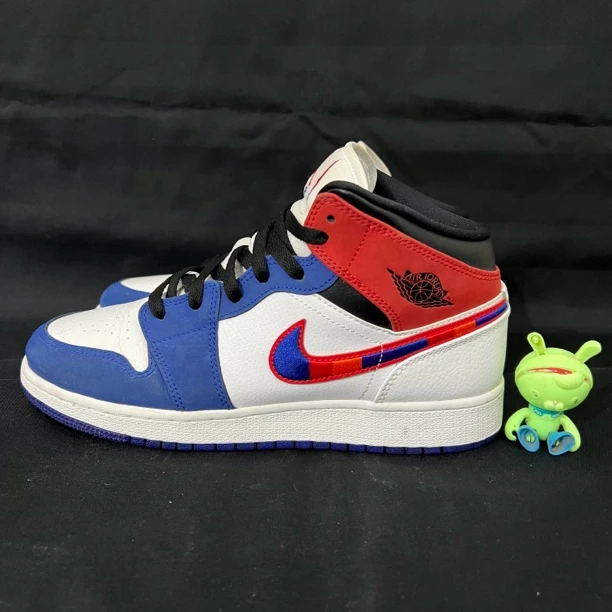 40码 Nike aj1 白蓝红配色 中帮复古篮球鞋 防滑耐磨 假一赔四