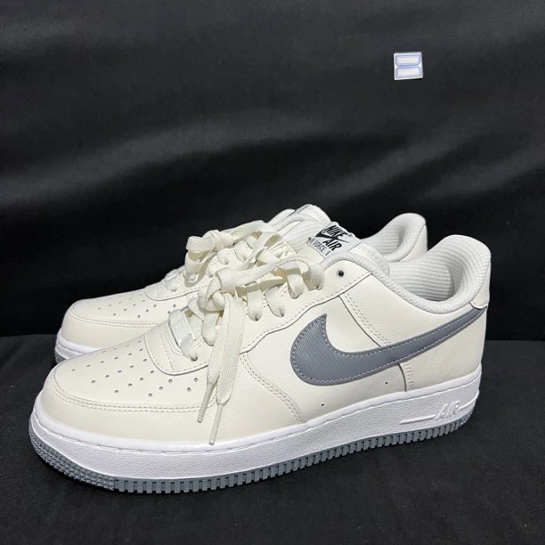 99新 NIKE/耐克 42码/空军一号 白灰 低帮男款板鞋