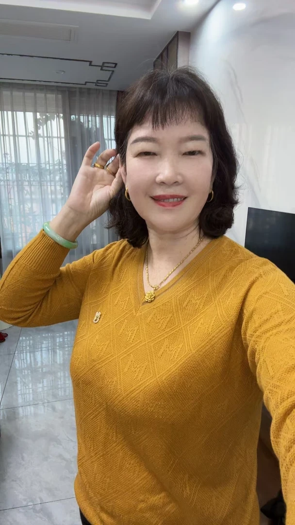 秋季时尚v领长袖上衣