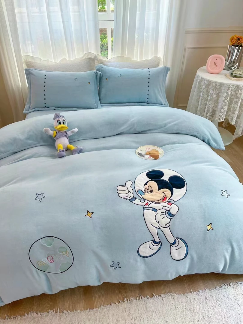 可爱保暖卡通牛奶绒四件套柔软舒适男孩女孩贴布绣床品