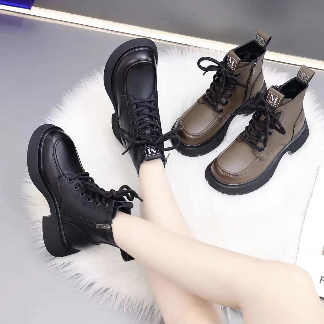 8960娃娃头时尚百搭马丁靴