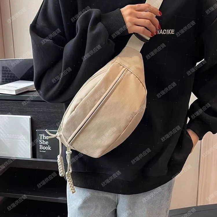 学生休闲包男女新款夏天运动斜挎包简约ins腰包今年流行斜挎胸包