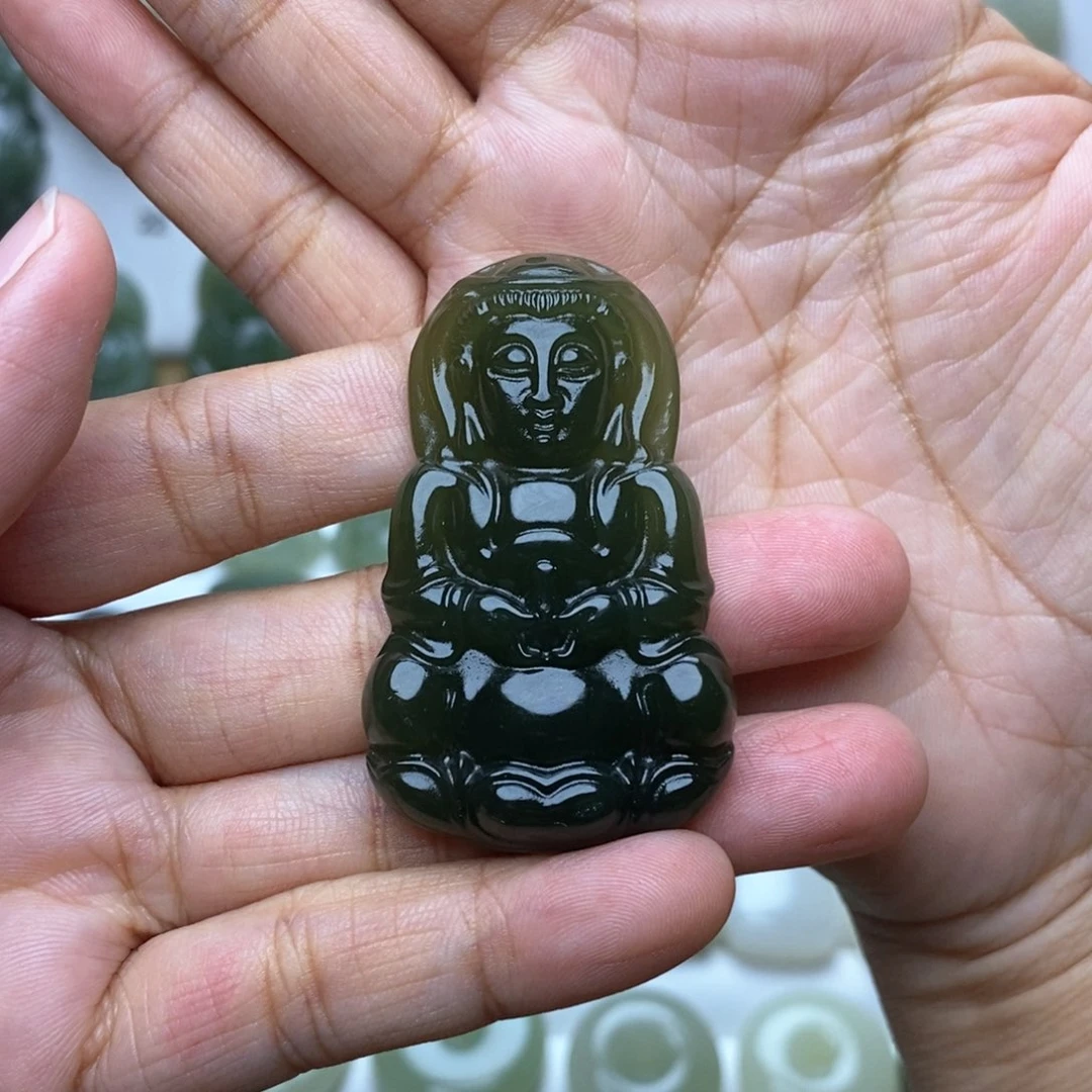 和田玉颈饰未镶嵌追**年