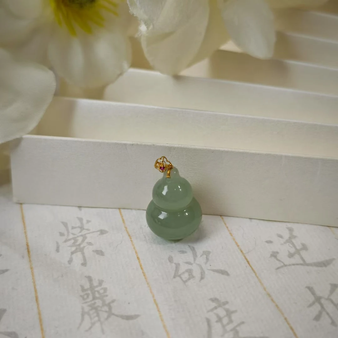 【缺货】18K和田玉福禄双全葫芦吊坠  19*14  YJX0375