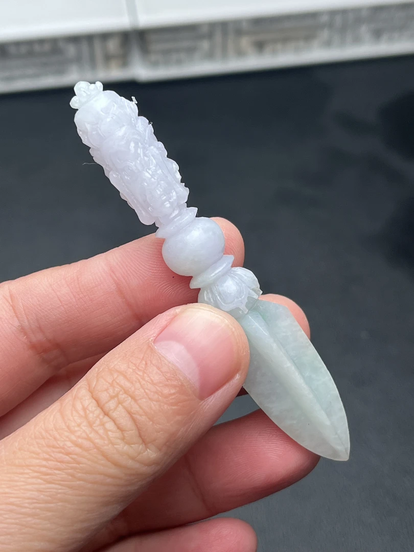 精品毛货翡翠三面金刚杵