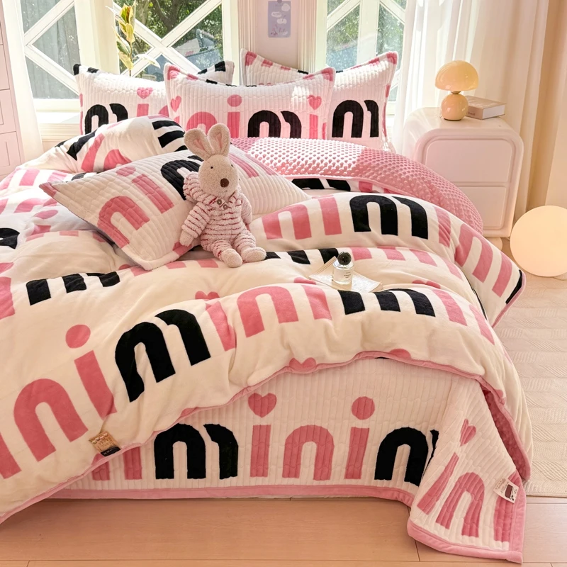 梦可莱家居2024新款牛奶豆豆绒印花床盖四件套床上四件套冬加绒