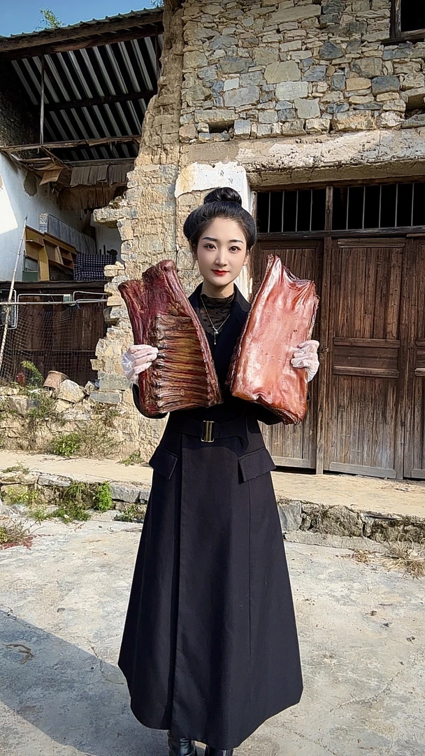 【带皮农家土猪腊排骨】湖北恩施土家柴火烟熏腊味，赠品香肠＋萝卜干
