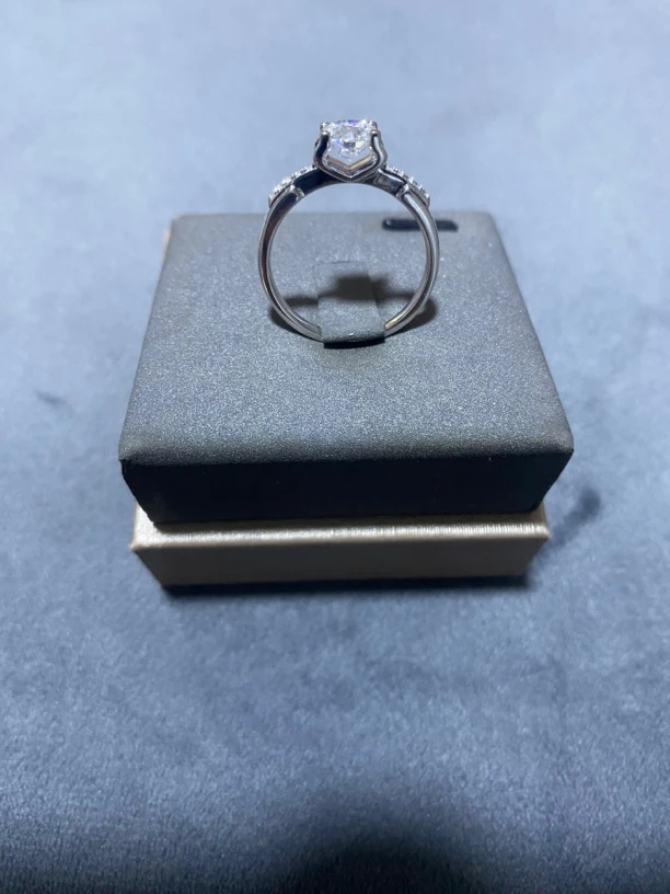 【钻注一生】 经典微镶牛头1.0ct女戒