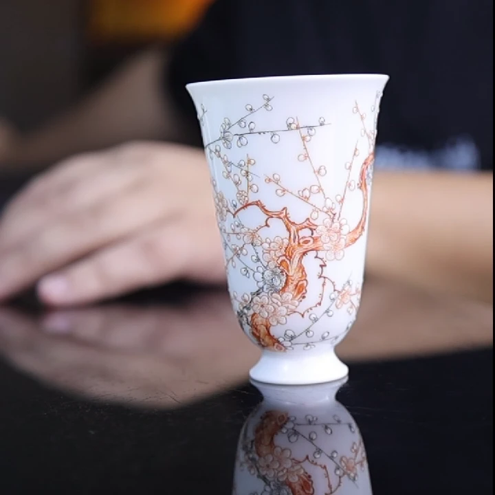 景德镇全手绘矾红墨彩梅花杯
