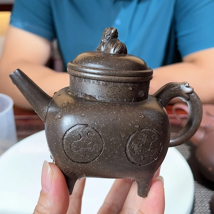 紫砂茶壶今天有些困