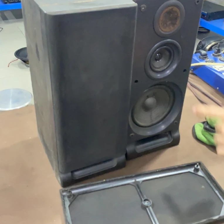 9新  一对三分频五寸书架箱（成色不好 ）