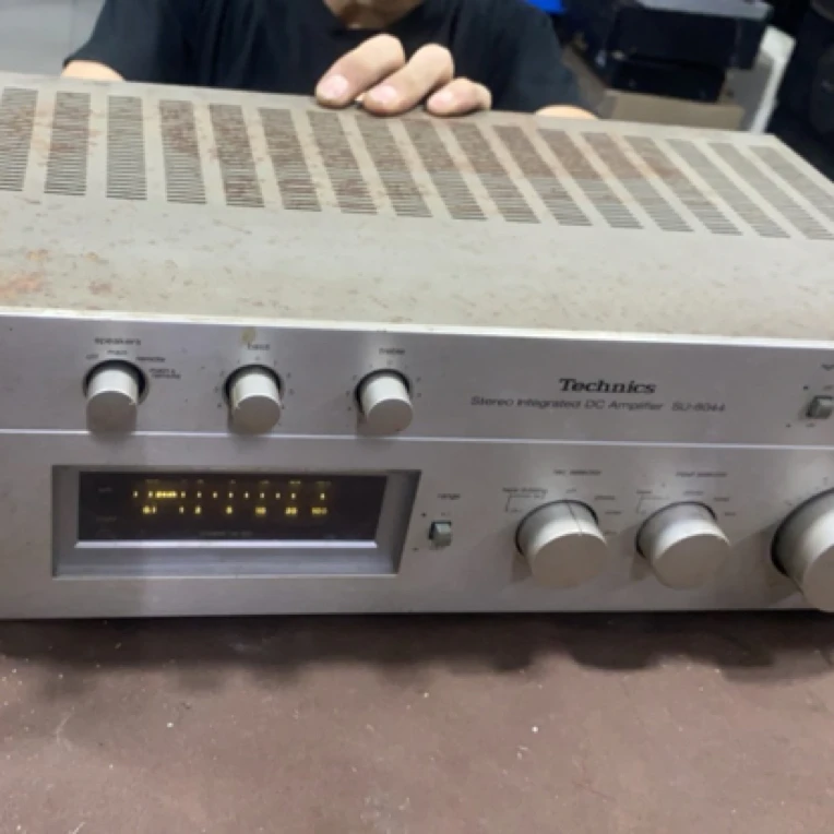 9新  t标8044功放机（成色不好需要打理）