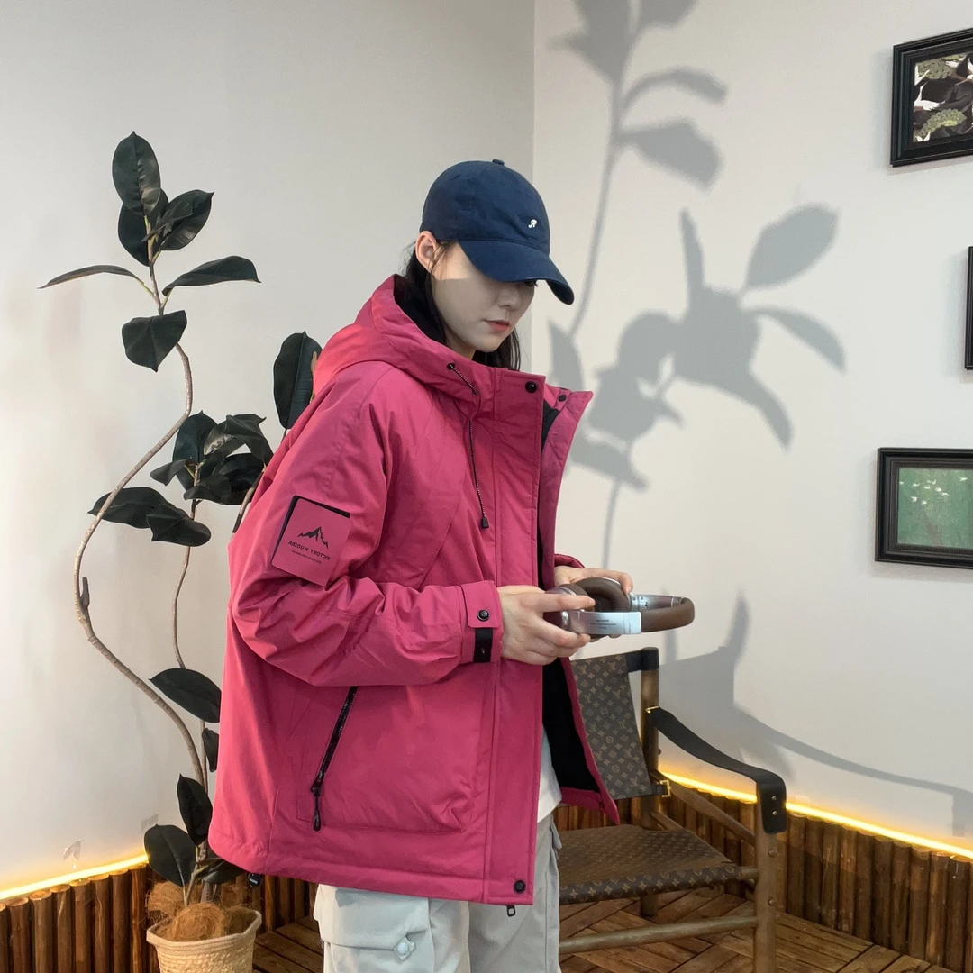 外套冲锋衣户外防水连帽防风保暖冬季W0020