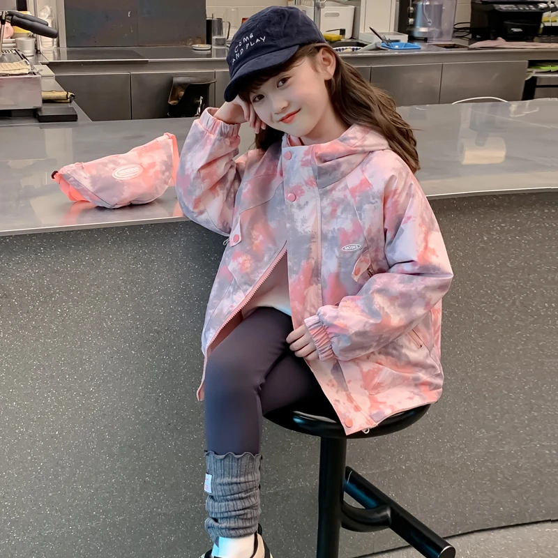 女童秋装外套2024新款儿童女孩秋冬两面穿加绒加厚连帽迷彩冲锋衣