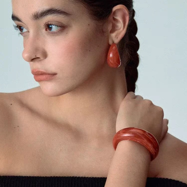 铜合金亚克力耳饰 新款橘红色月牙耳环手镯小众设计简约晕染耳圈