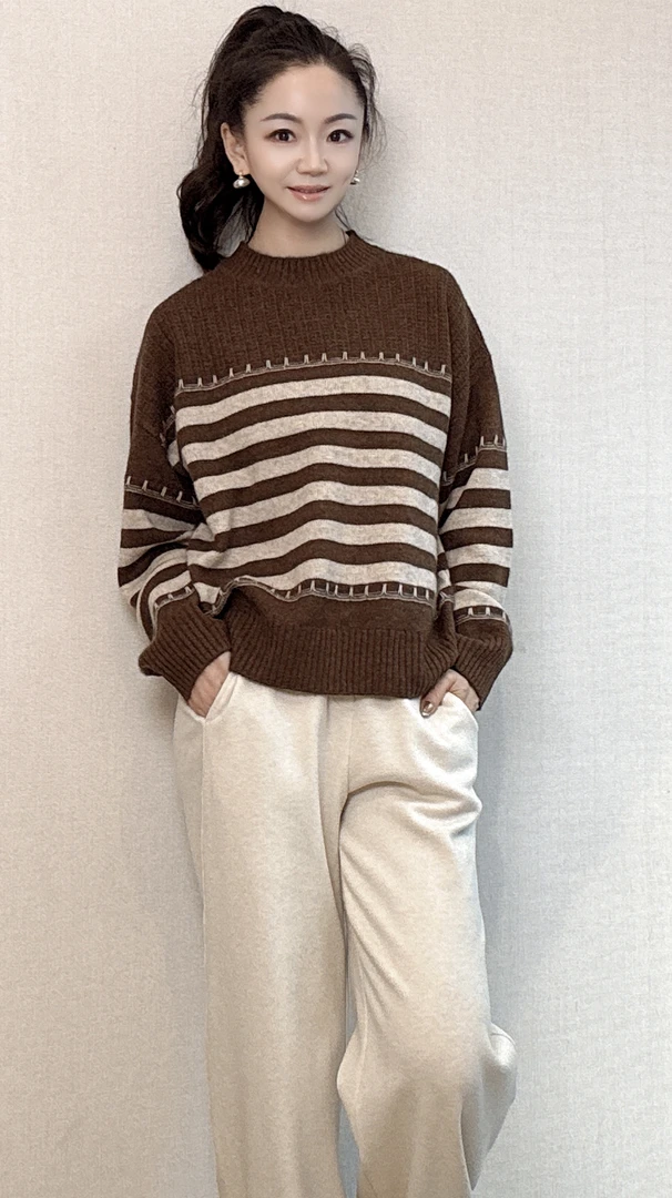 24470743【柚盐】新品秋冬拼接减龄条纹毛衣