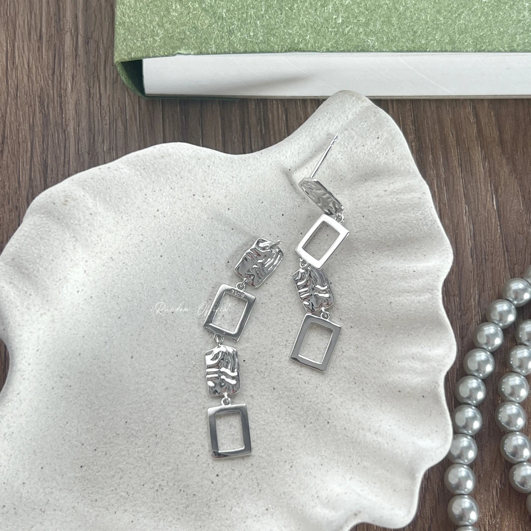 925银耳饰 质感时髦冷淡风高级感肌理方块长款s925银耳环