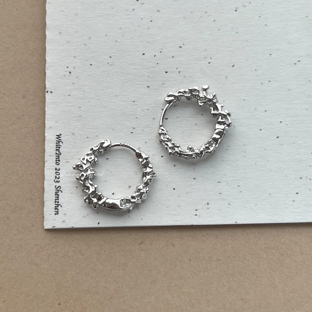 925银耳饰 个性冷淡风小众设计感液态凹凸熔岩感s925银耳圈耳扣