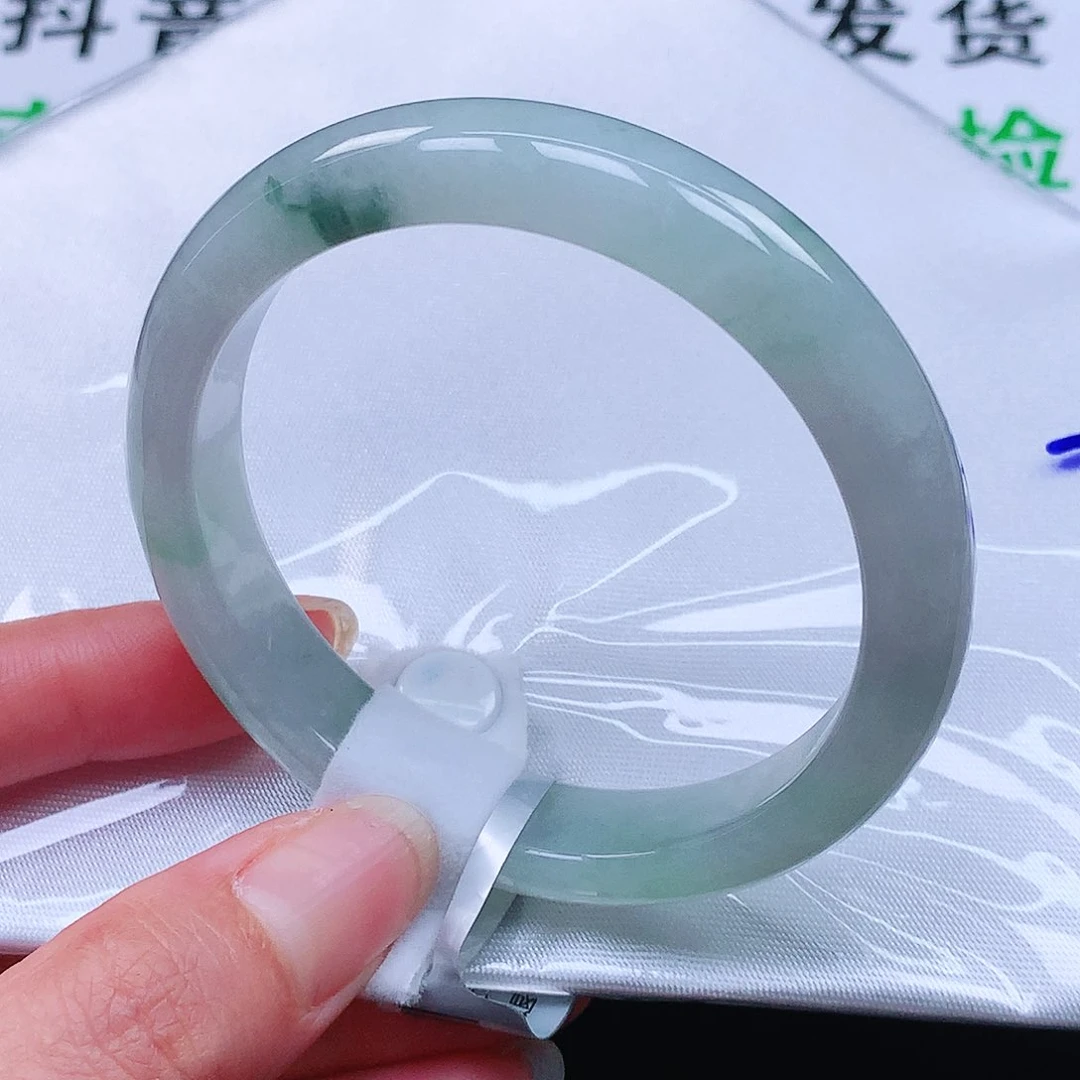 翡翠手镯未镶嵌57圈