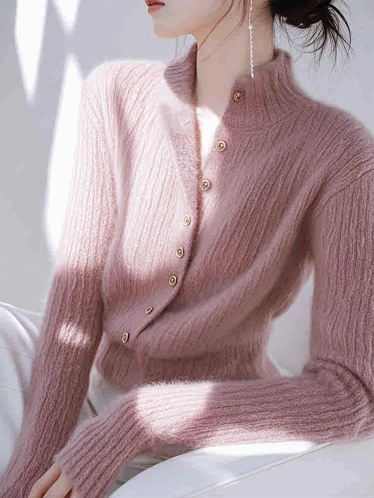 2024冬季爆款小众不撞款粉色针织衫毛衣女收腰显瘦超好看内搭上衣