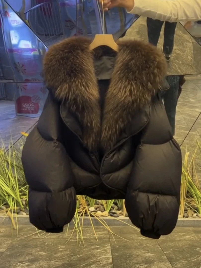 冬季2024新款高级感时尚今年流行设计感短款大毛领加厚棉服外套女