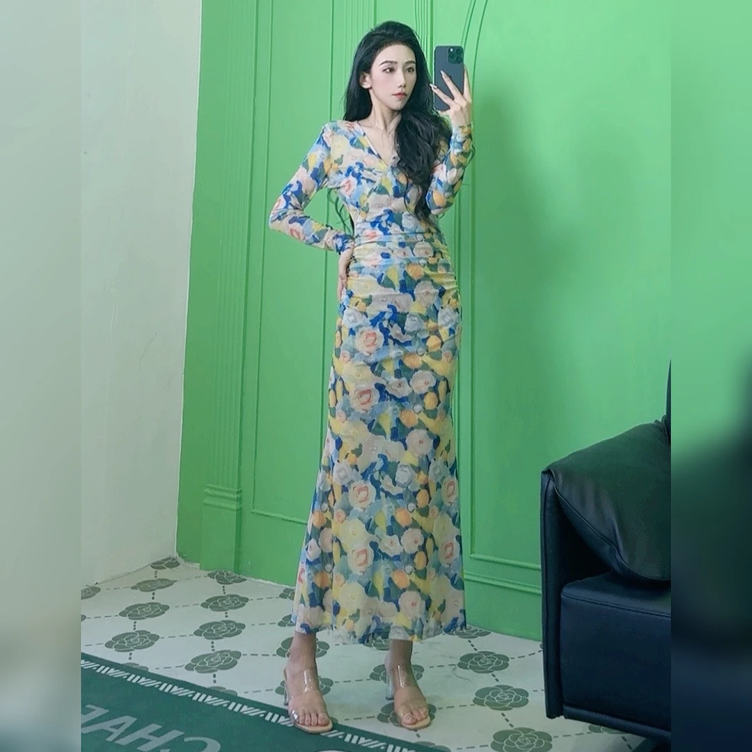 气质女人味轻奢V领长袖花好月圆显瘦包身修身时尚百搭鱼尾连衣裙