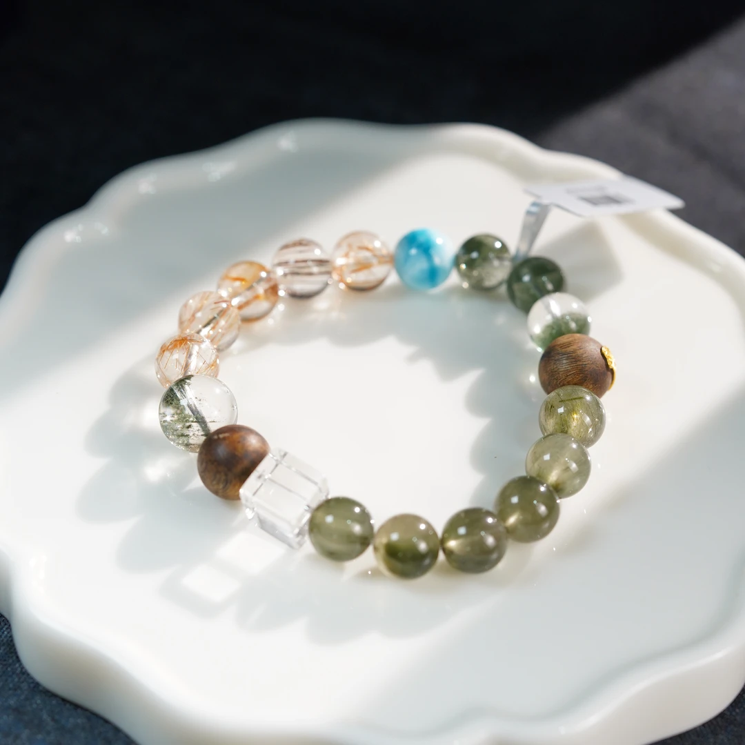 【左边珠宝】沉香（B1112）（虎-兔）