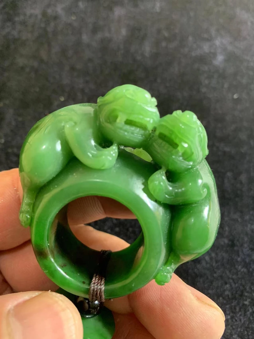 和田玉碧玉貔貅小把件
