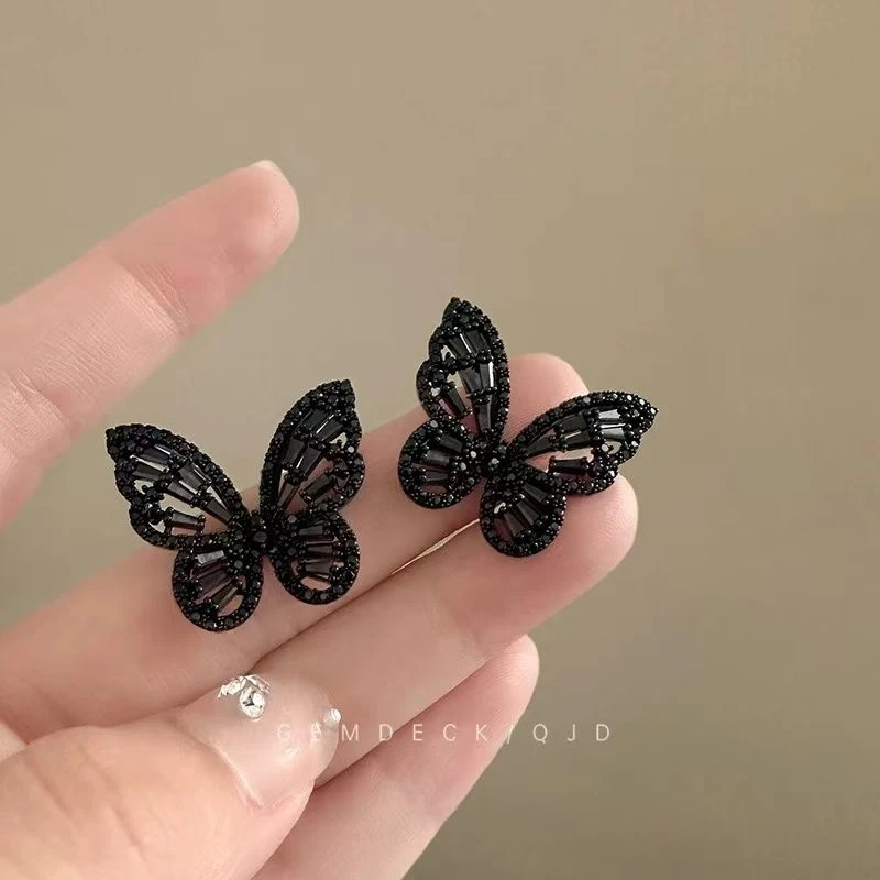 个性小众款黑色蝴蝶镂空耳环复古轻奢高级感耳钉简约精致百搭耳饰