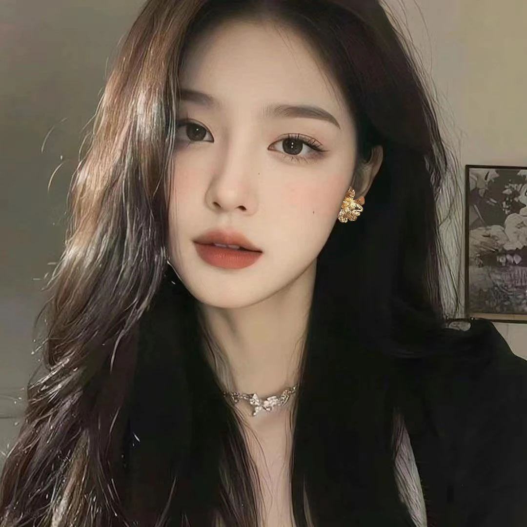 港风复古2024新款花朵耳钉夸张轻奢高级法式耳饰气质时尚百搭耳环