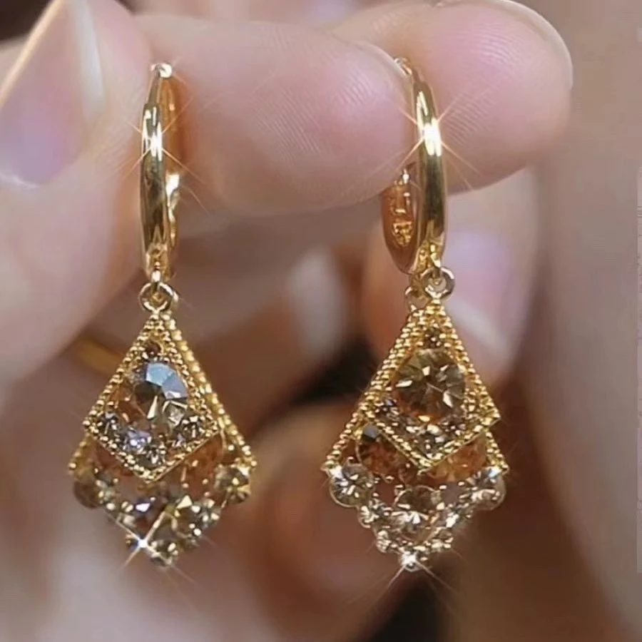 高级感气质菱形耳扣几何耳环女时尚轻奢显脸瘦2024年爆款耳饰