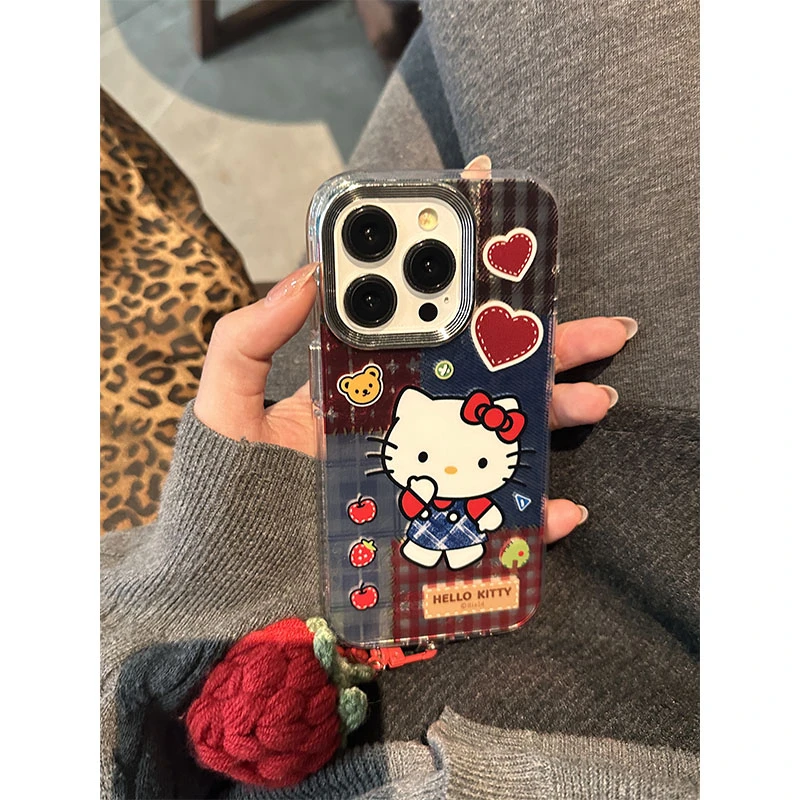 适用苹果16手机壳iPhone15/14promax拼接格纹猫咪草莓挂件保护壳