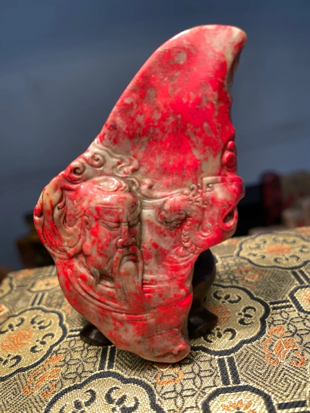 昌化牛角冻鸡血石大挂件（关公）