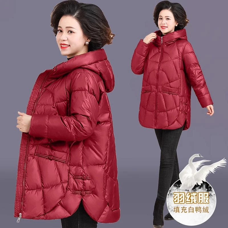 中年妈妈冬装羽绒服中长款加肥加大码中老年人女冬洋气白鸭绒外套
