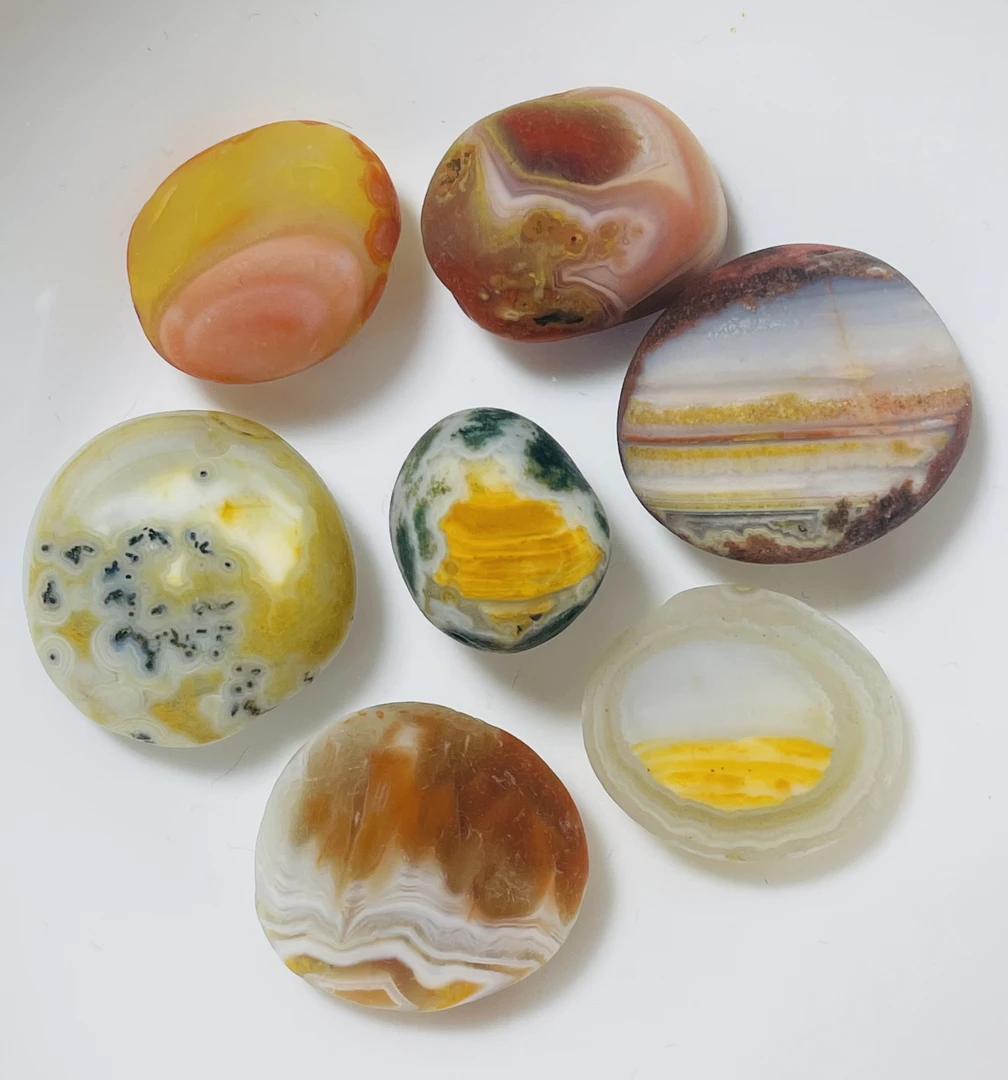 精选色彩缤纷的南京雨花石美石拼盘