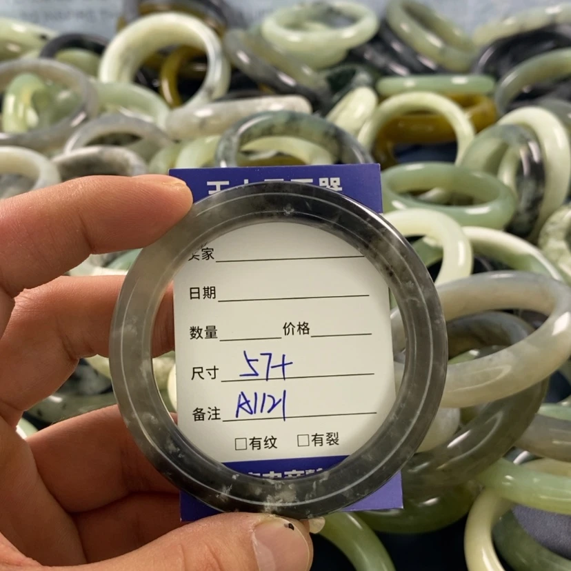 【闪购商品】蛇纹石玉手镯未镶嵌云*